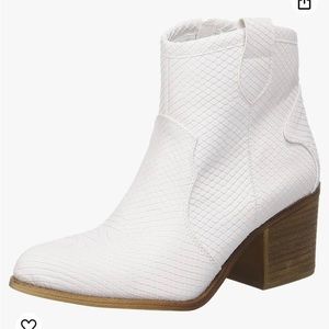 Dirty Laundry White Western Short Boots